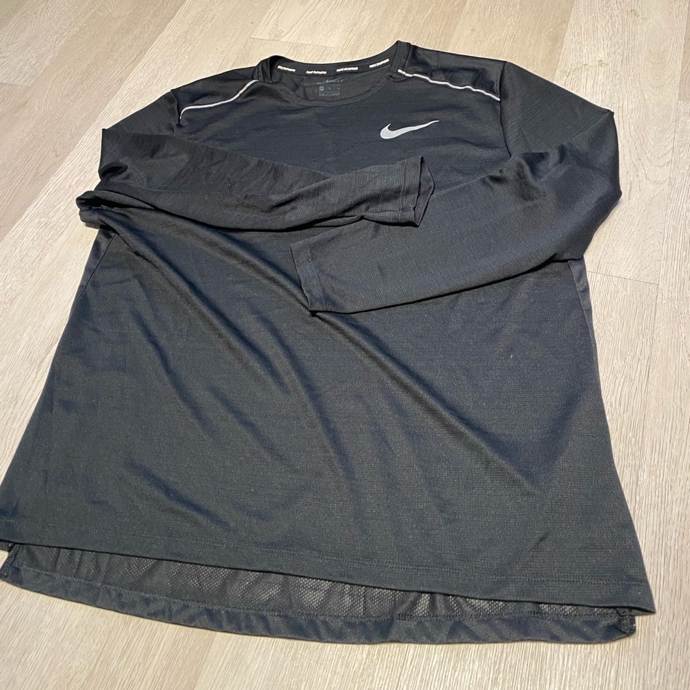 Men’s Nike long sleeve running shirt